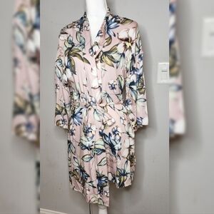 Secret Possessions robe